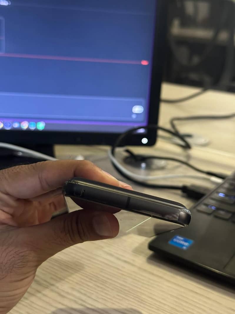Google Pixel 8 4