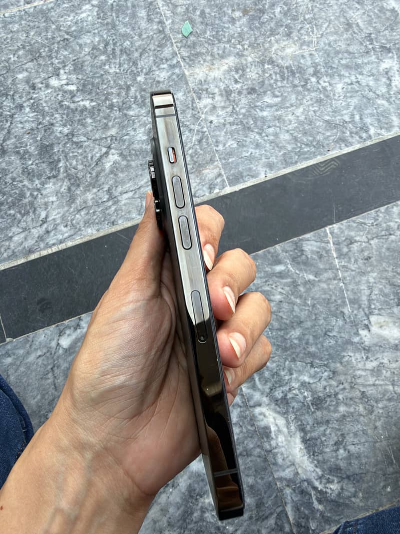 Apple iPhone 14 Pro 4