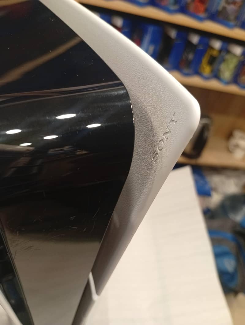 ps5 slim UK model 2016 1
