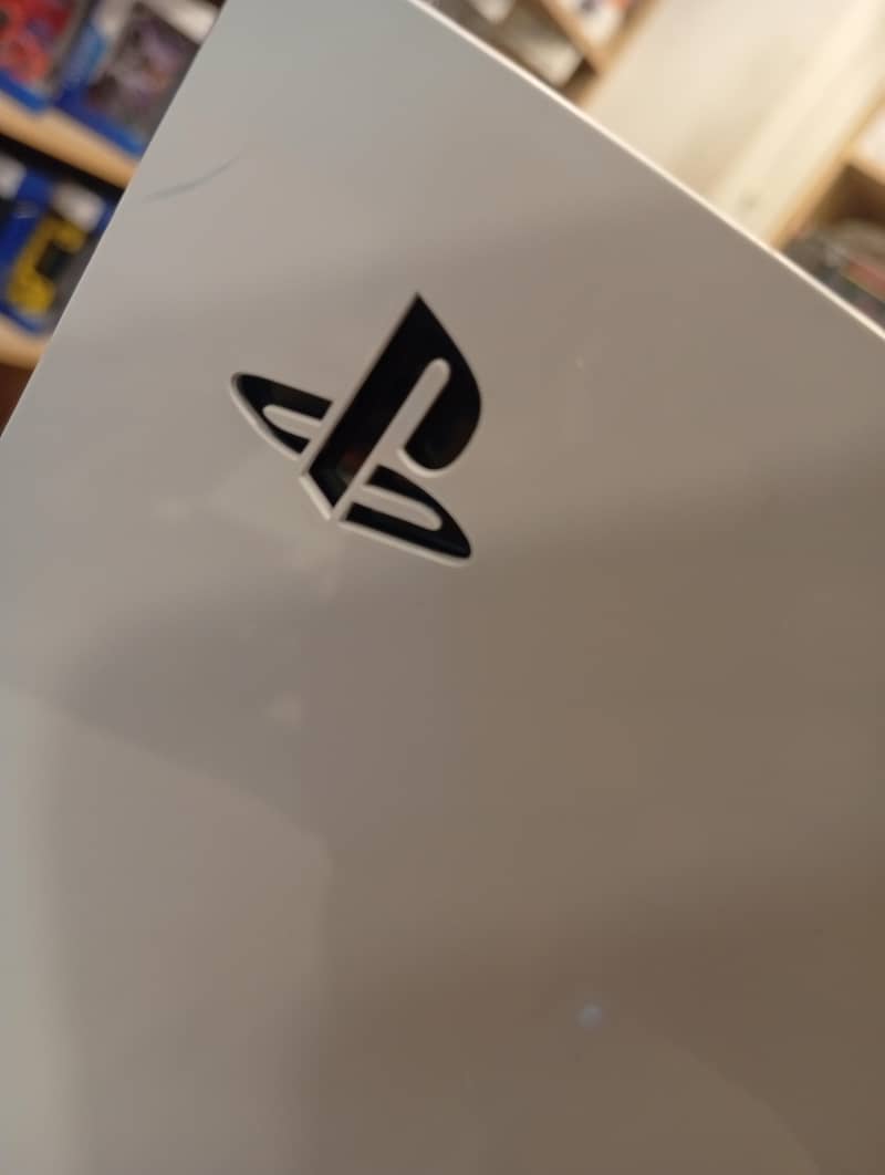 ps5 slim UK model 2016 5