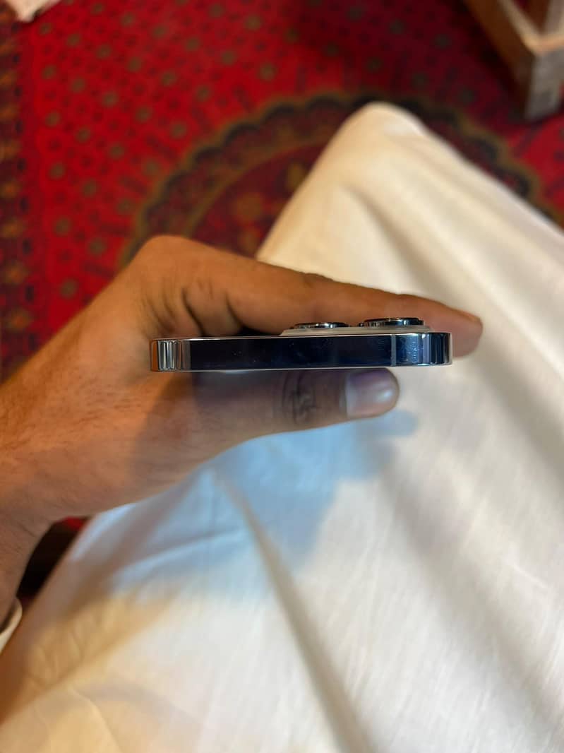 Apple iPhone 13 Pro 4