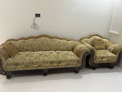 Elegant & Comfortable Sofa Set for Sale - Excellent Condition