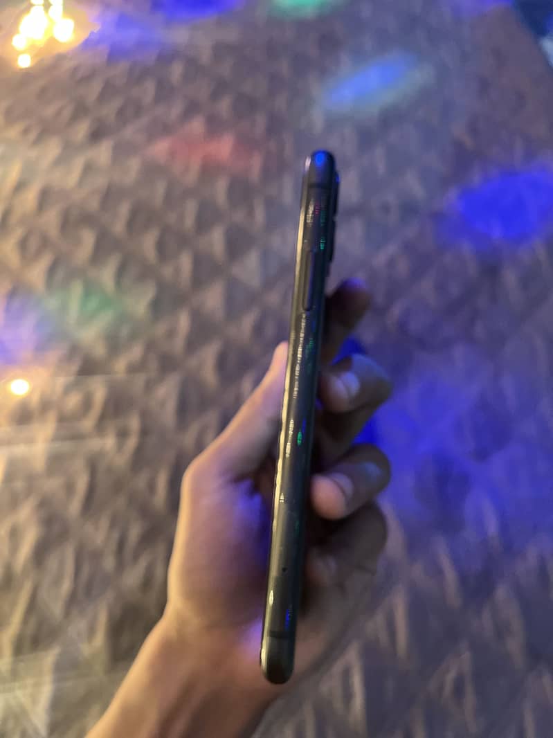Apple iPhone 11 0