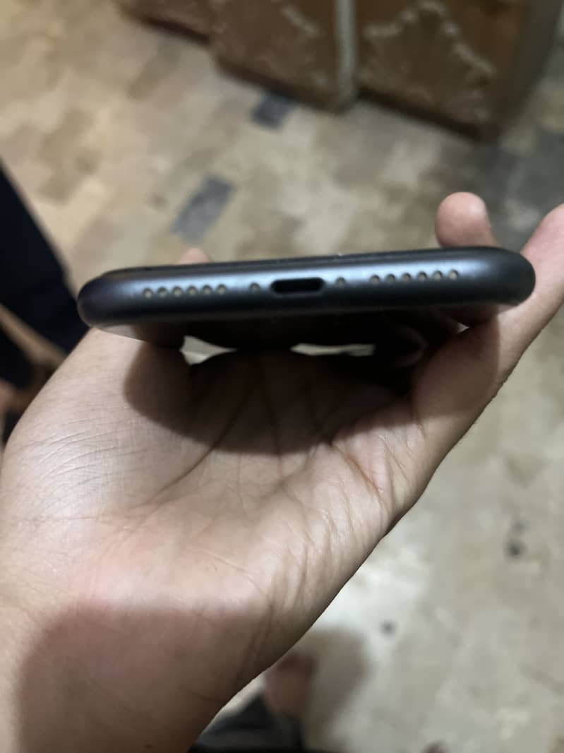 Apple iPhone 11 10