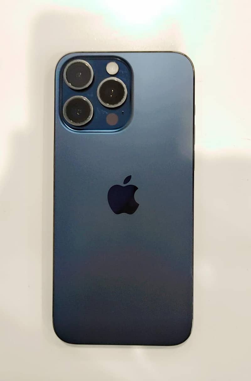 Apple iPhone 15 Pro Max 2