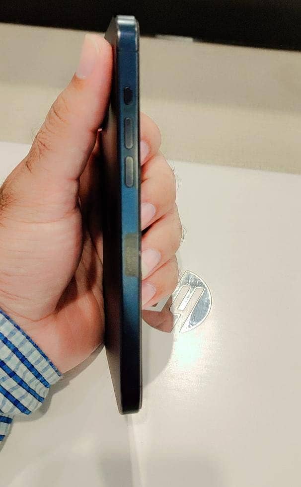 Apple iPhone 15 Pro Max 3