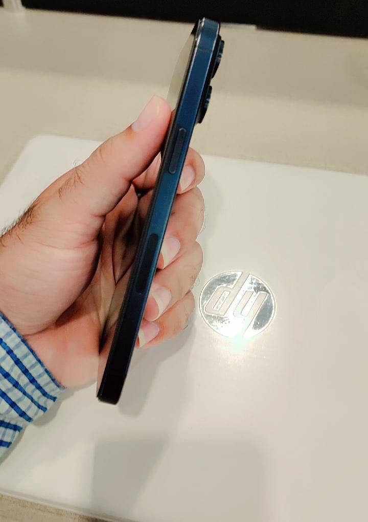 Apple iPhone 15 Pro Max 5