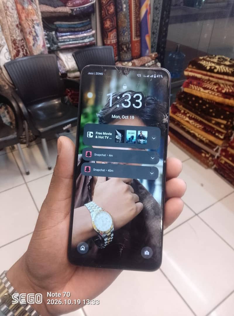 Realme Note 60 4