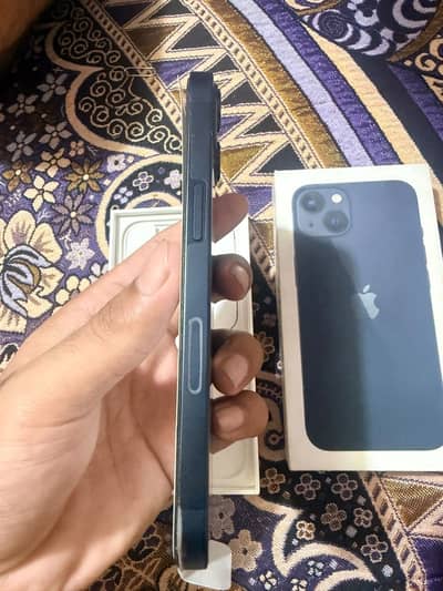 Apple iPhone 13