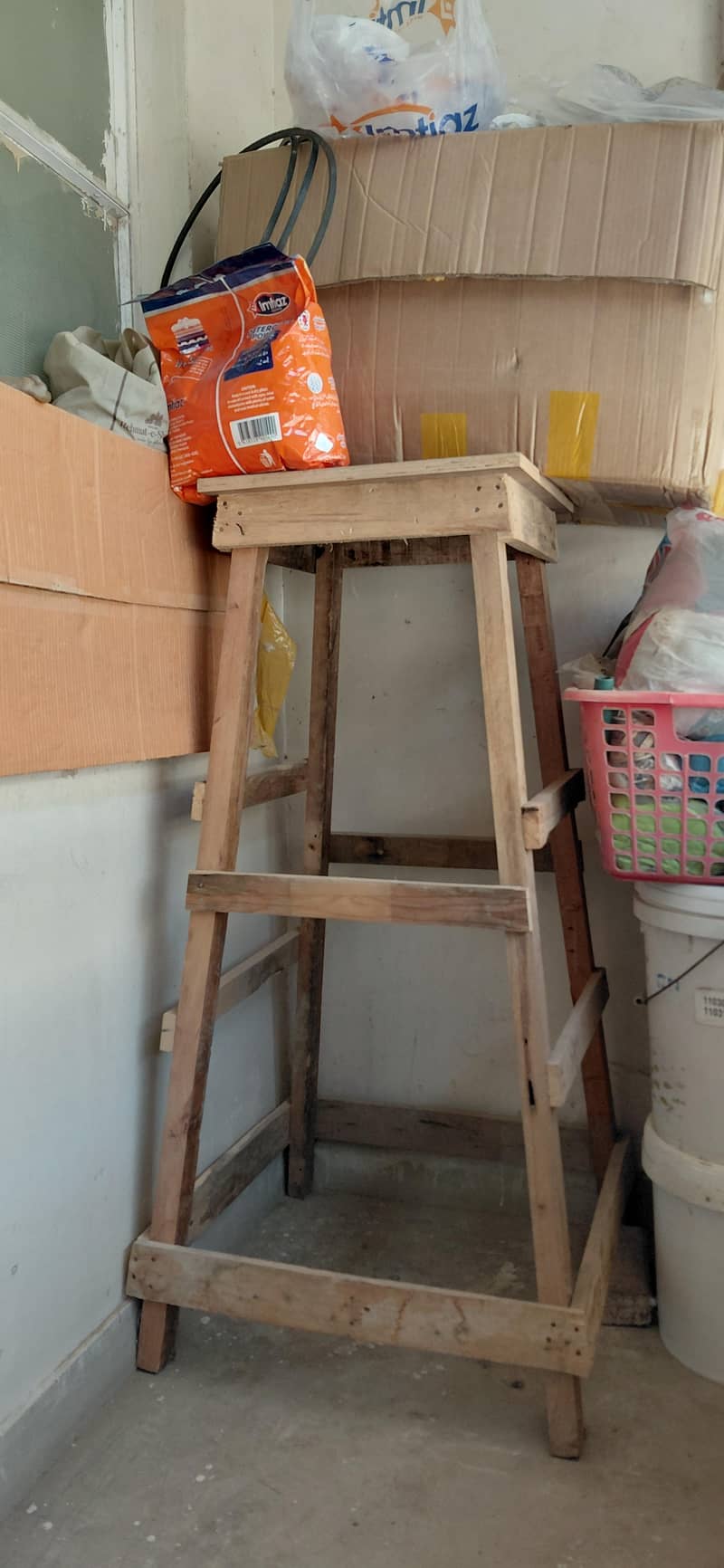 wooden stool 0
