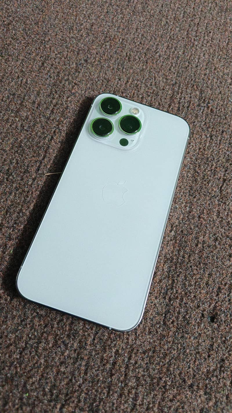 Apple iPhone 13 Pro 1