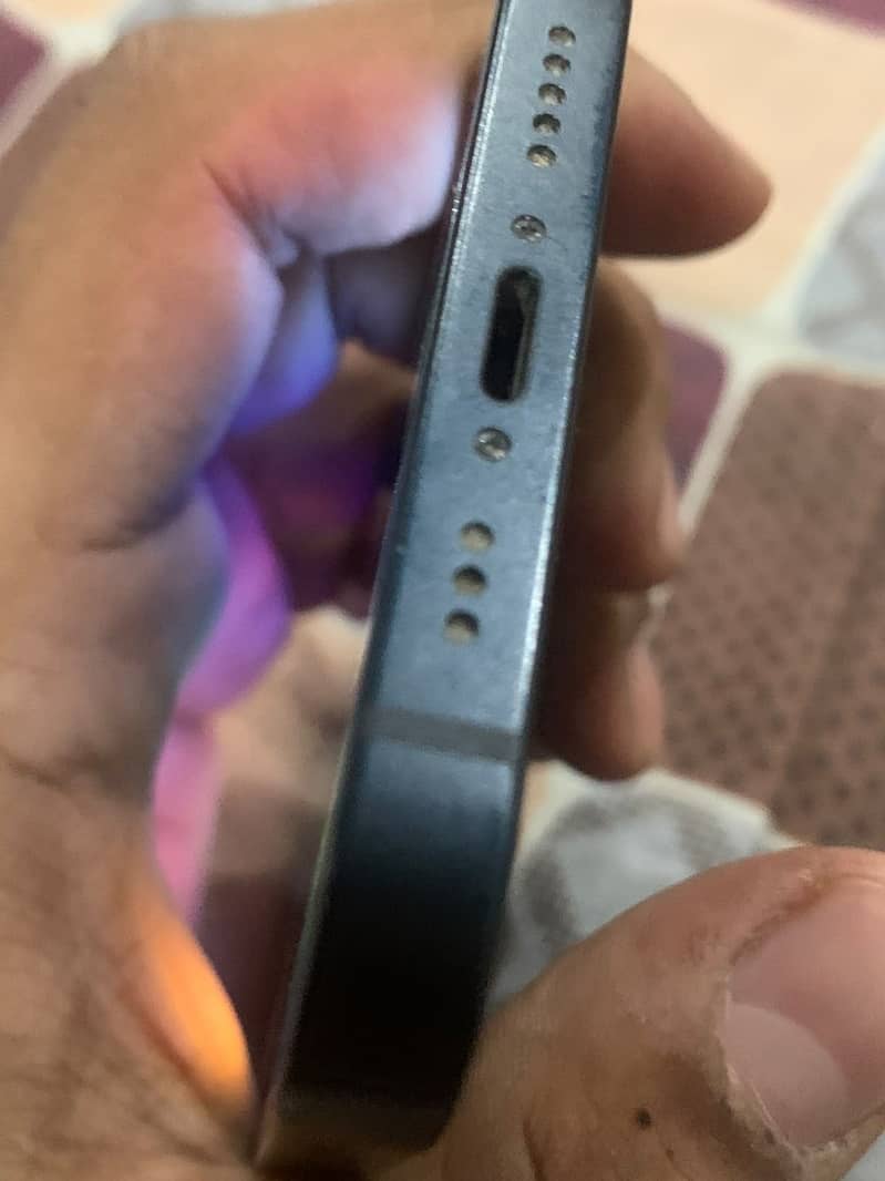 Apple iPhone 13 5