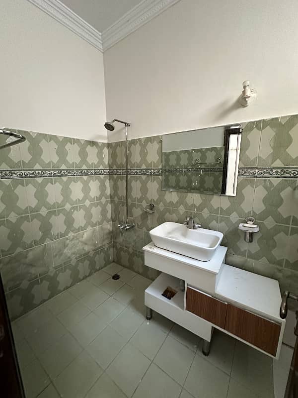 UPPER PORTION FOR RENT 9