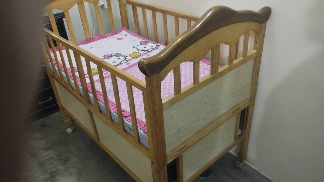 baby cot 1