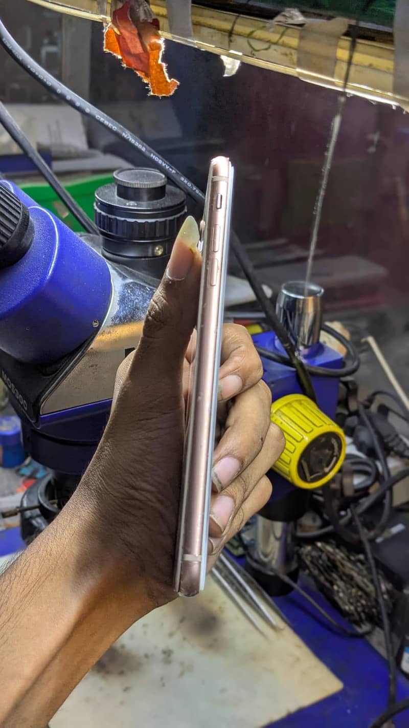 Apple iPhone 8 Plus 6