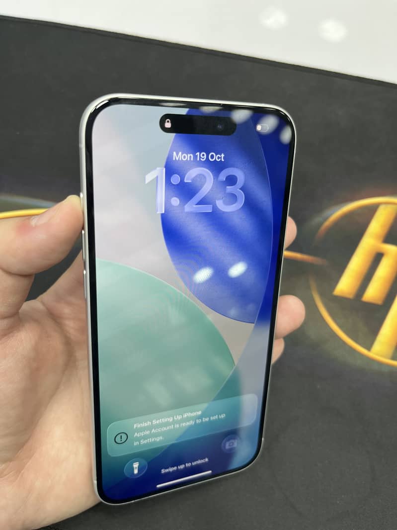 Apple iPhone 16 Plus 1