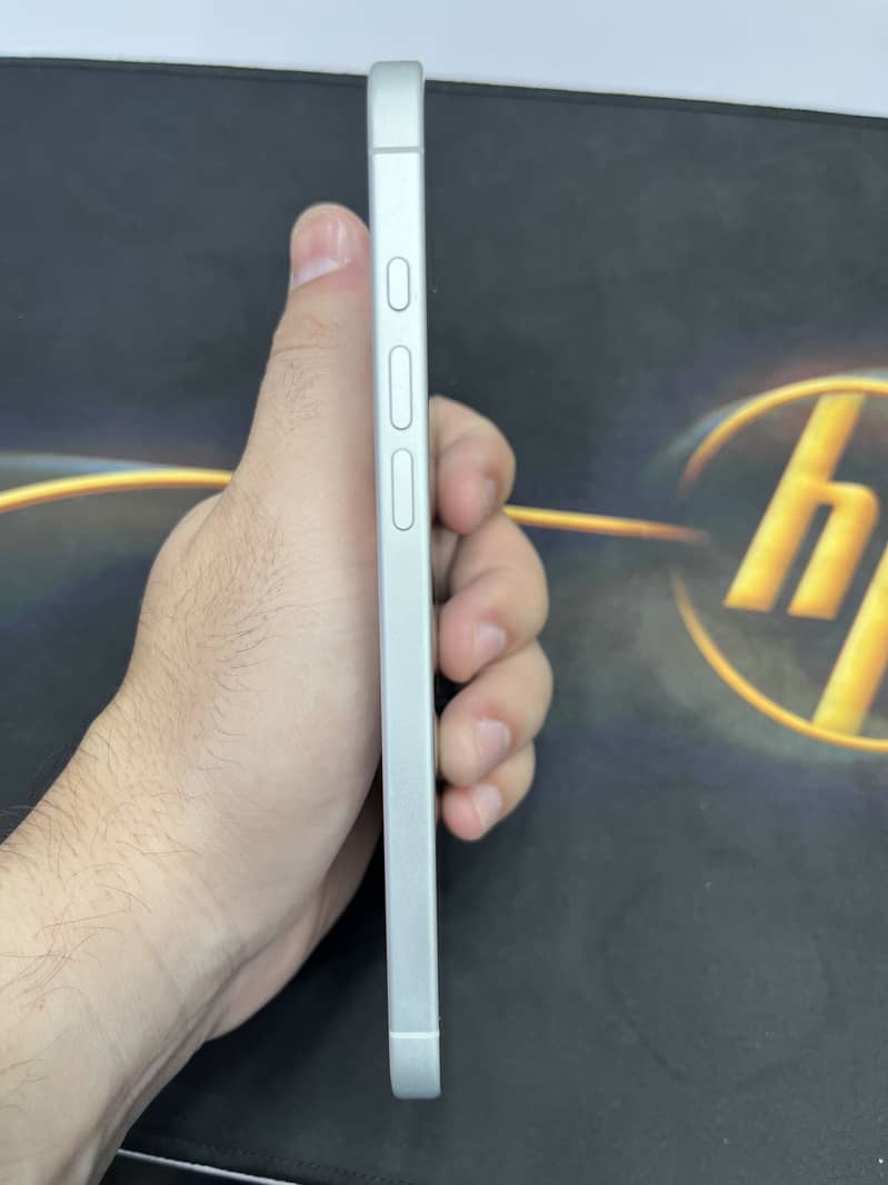 Apple iPhone 16 Plus 6