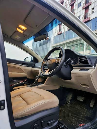 Hyundai Elantra 2021