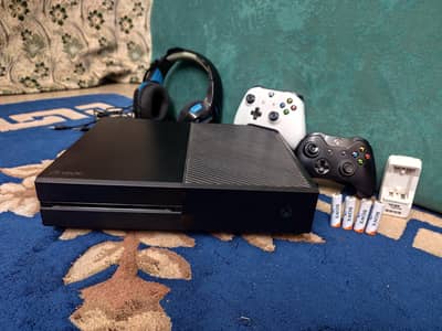 XBOX ONE (1TB)