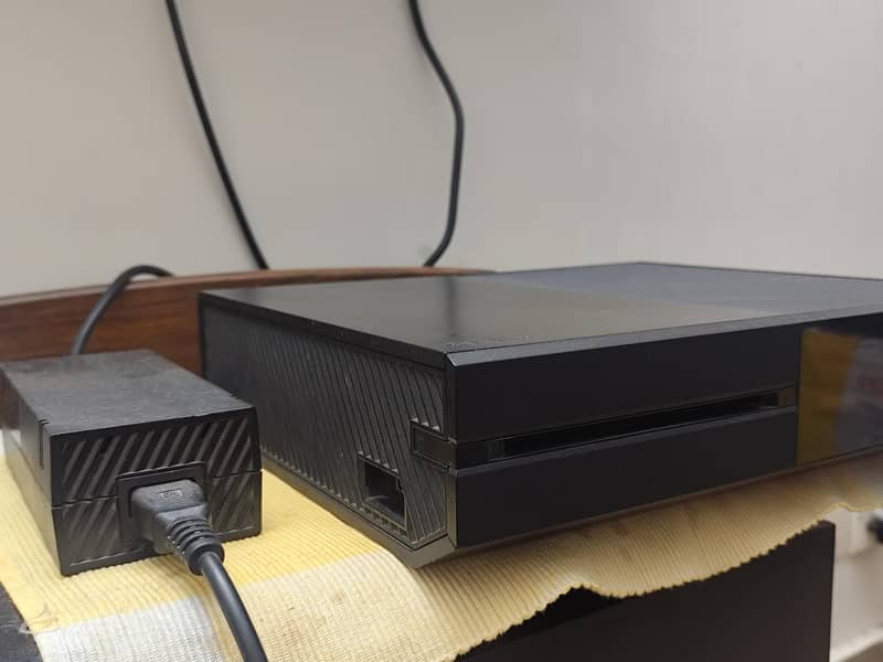 XBOX ONE (1TB) 2