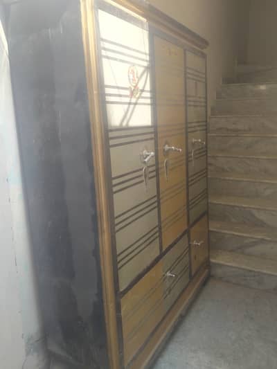 Almari for sell