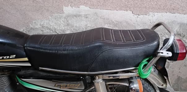 seat cg 125