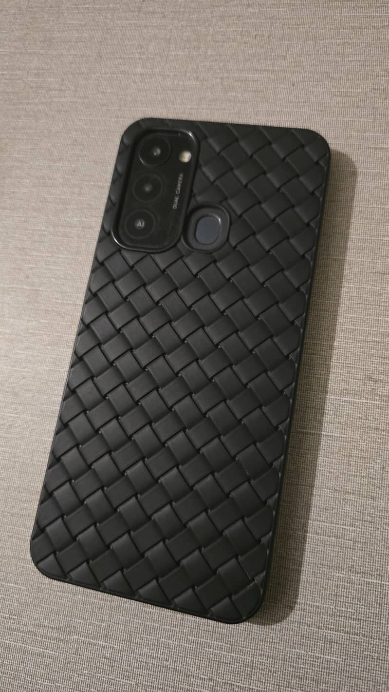 Tecno Spark 8C 0