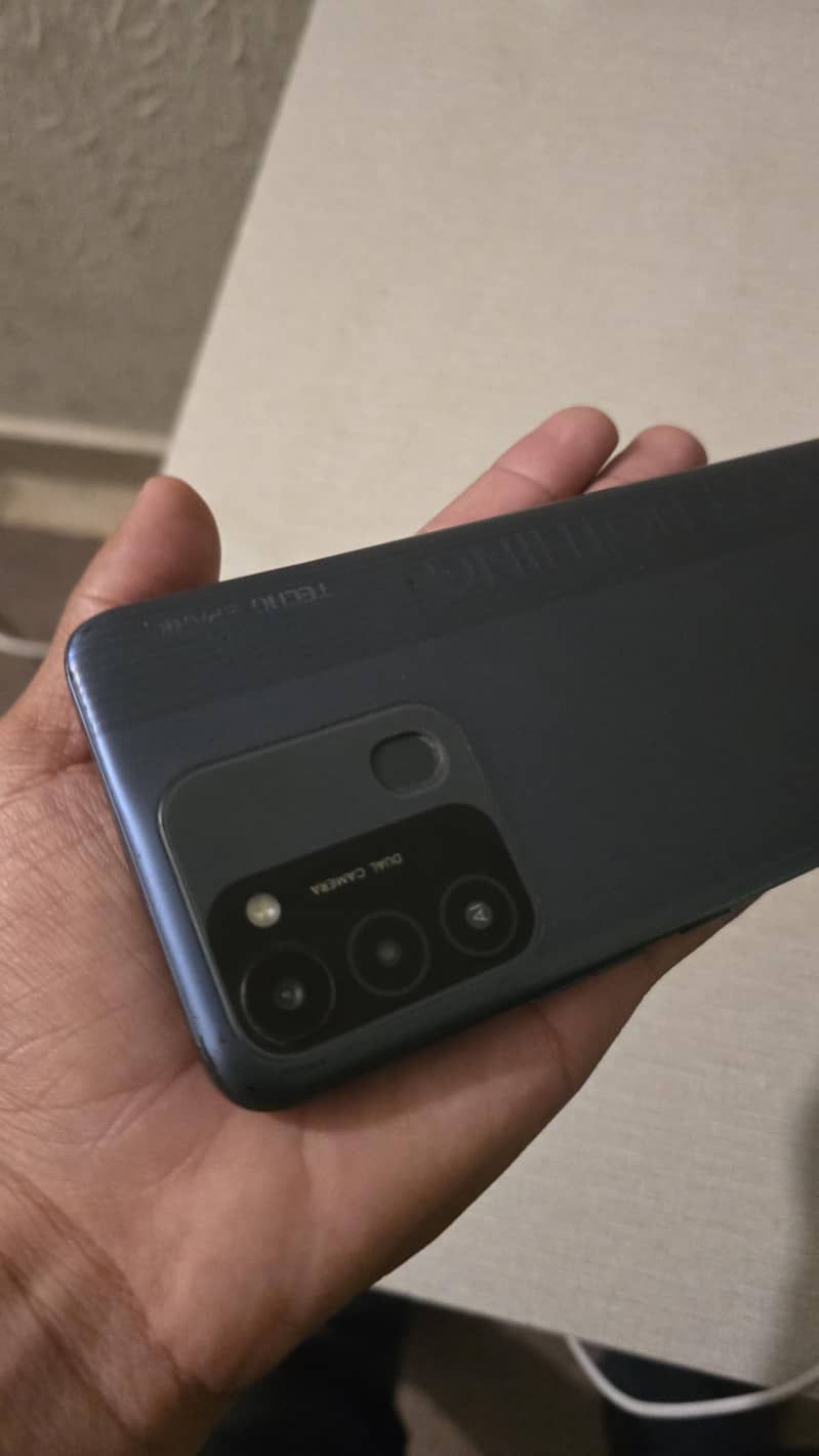 Tecno Spark 8C 4