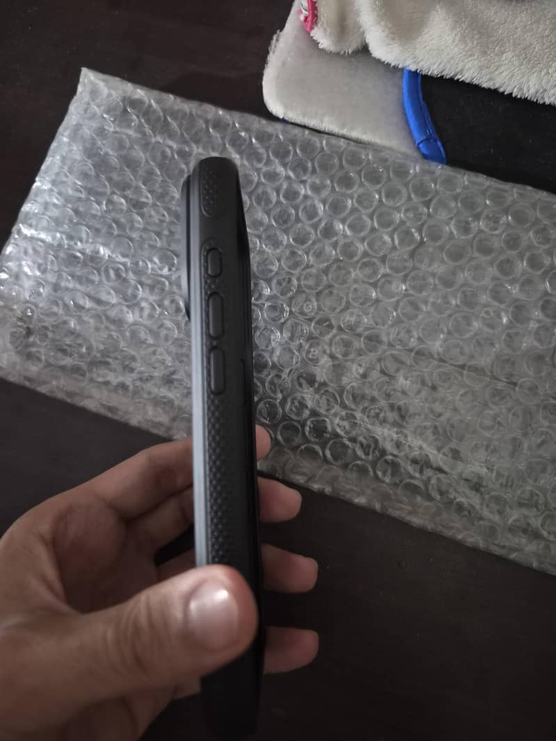 Torras iphone 17 pro mobile case 5