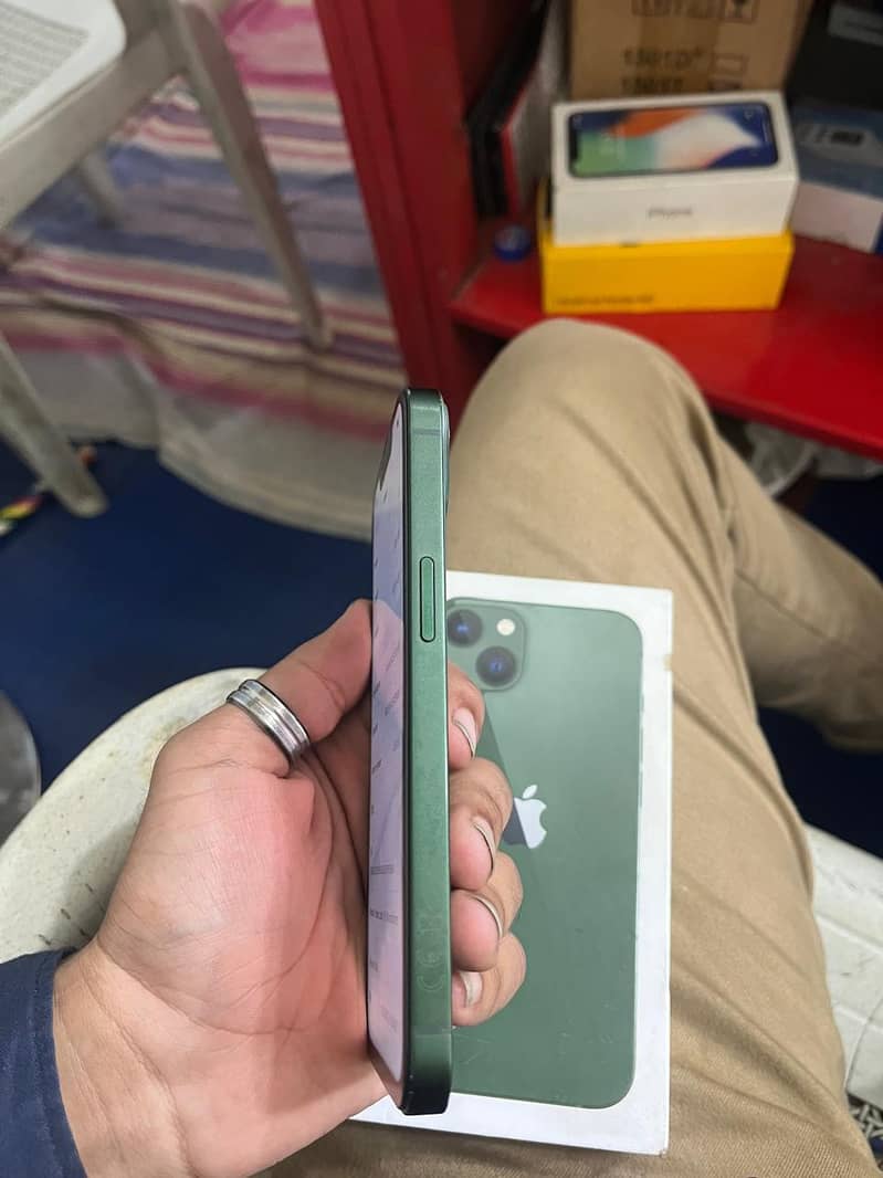 Apple iPhone 13 2
