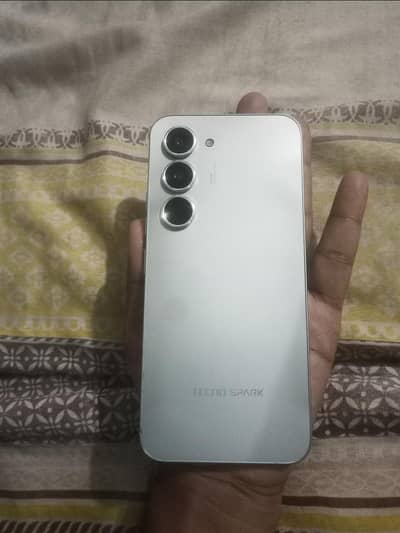 Tecno Spark 40 Pro 8/256