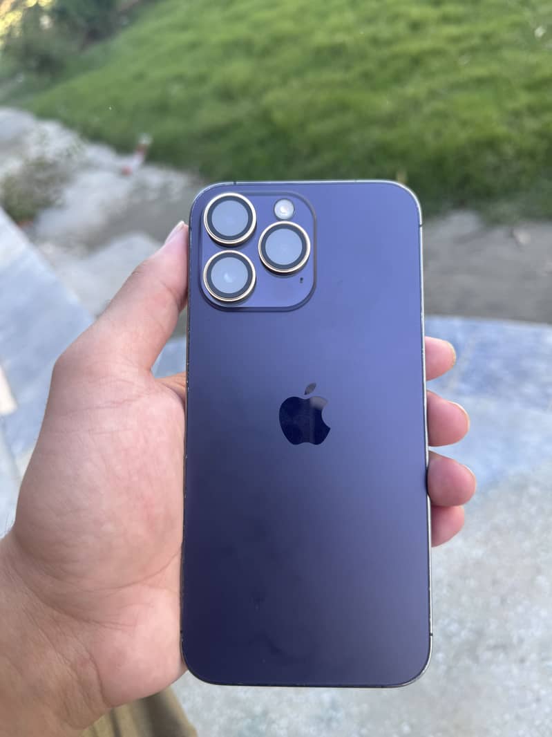 Apple iPhone 14 Pro Max 0