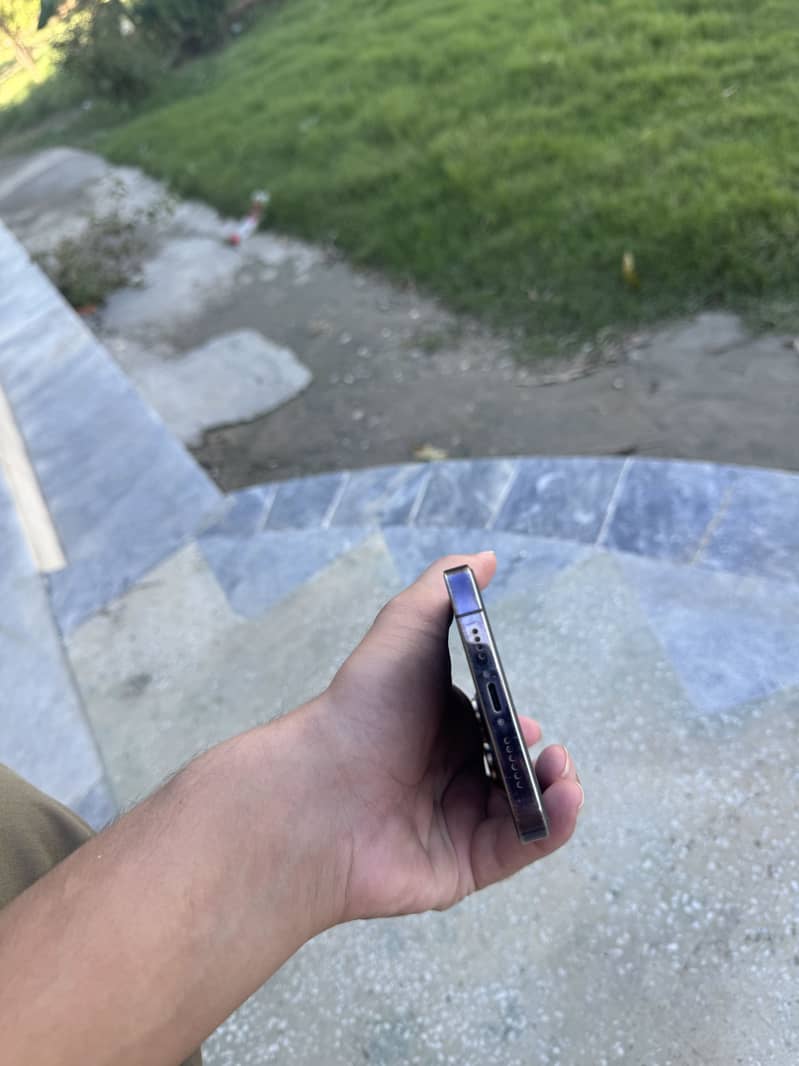 Apple iPhone 14 Pro Max 6