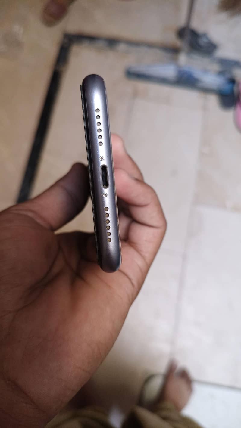 Apple iPhone 11 1