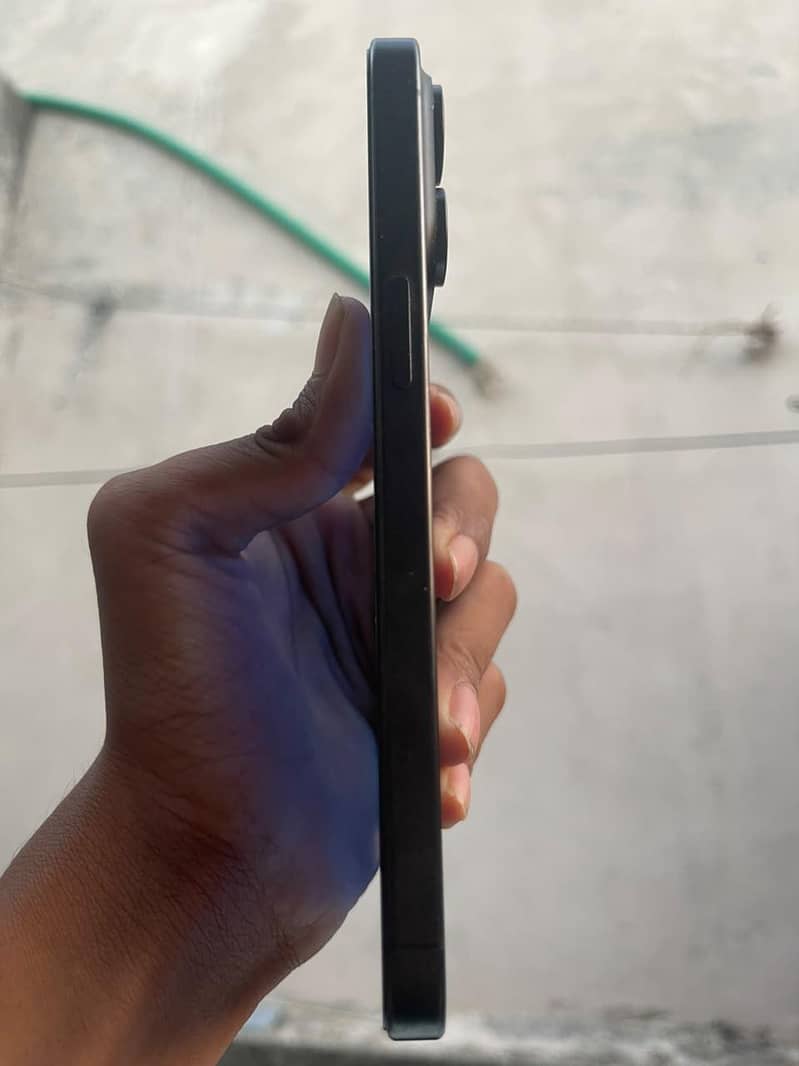 Apple iPhone 15 Pro Max 5