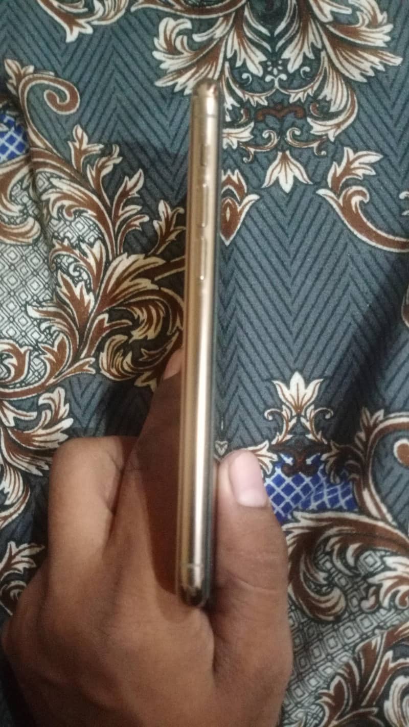 Apple iPhone 11 Pro 2