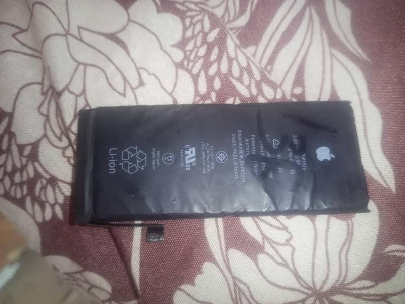 Apple iPhone 8 0