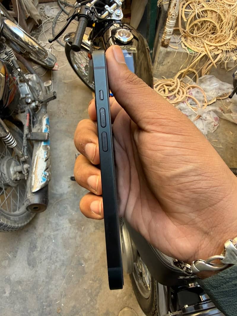Apple iPhone 14 1
