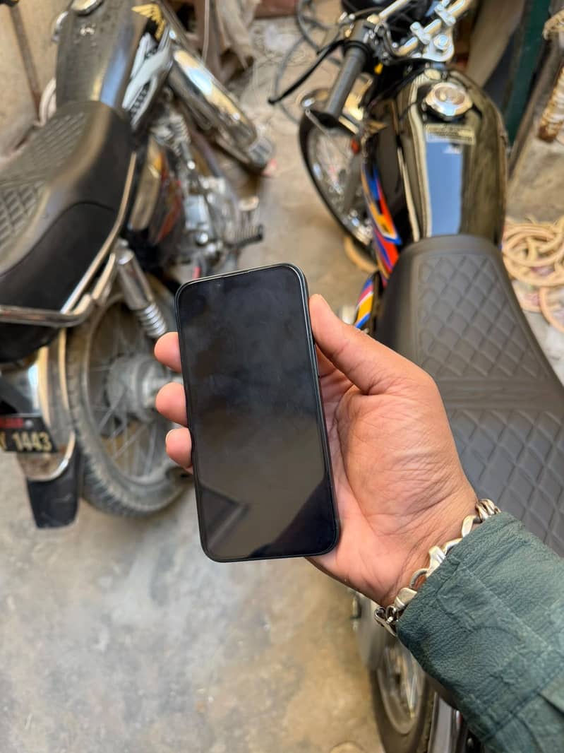 Apple iPhone 14 2