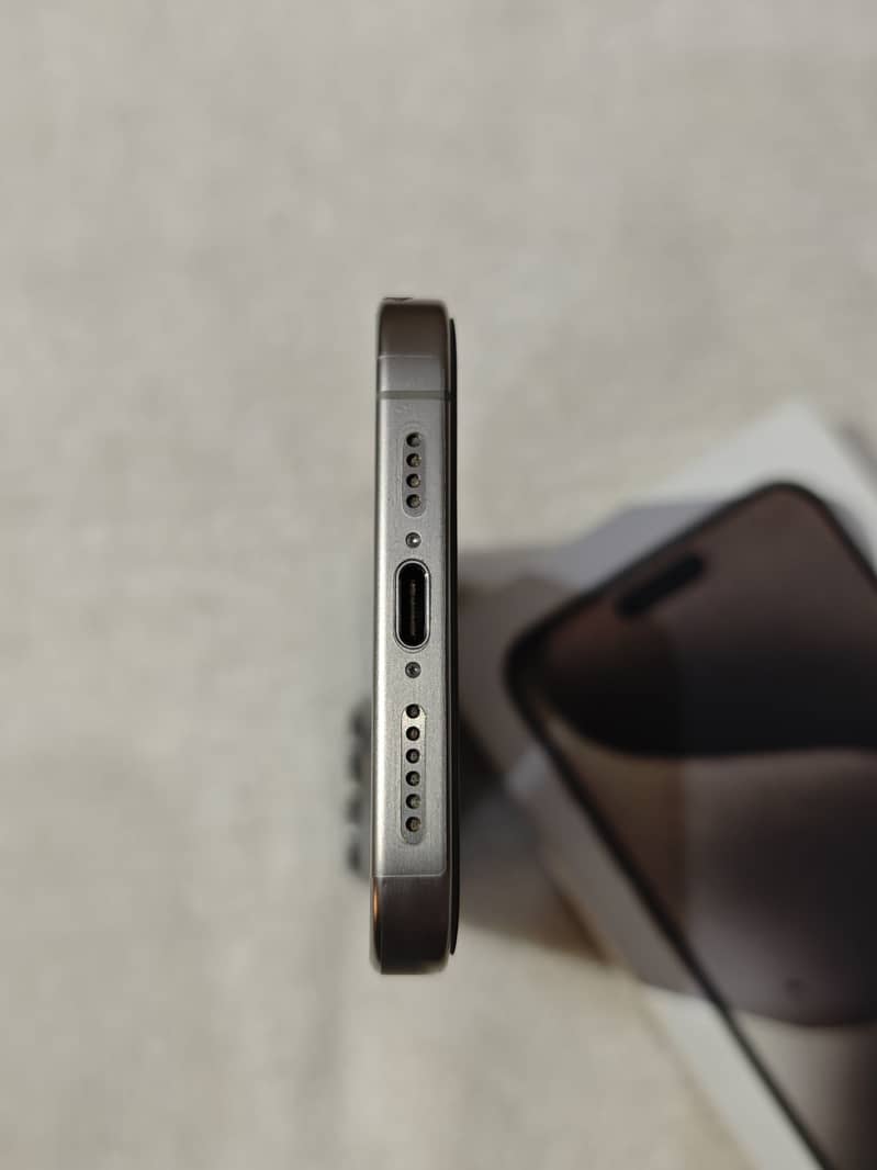 Apple iPhone 15 Pro Max 7