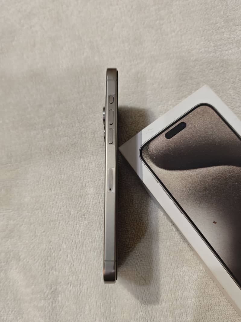 Apple iPhone 15 Pro Max 8