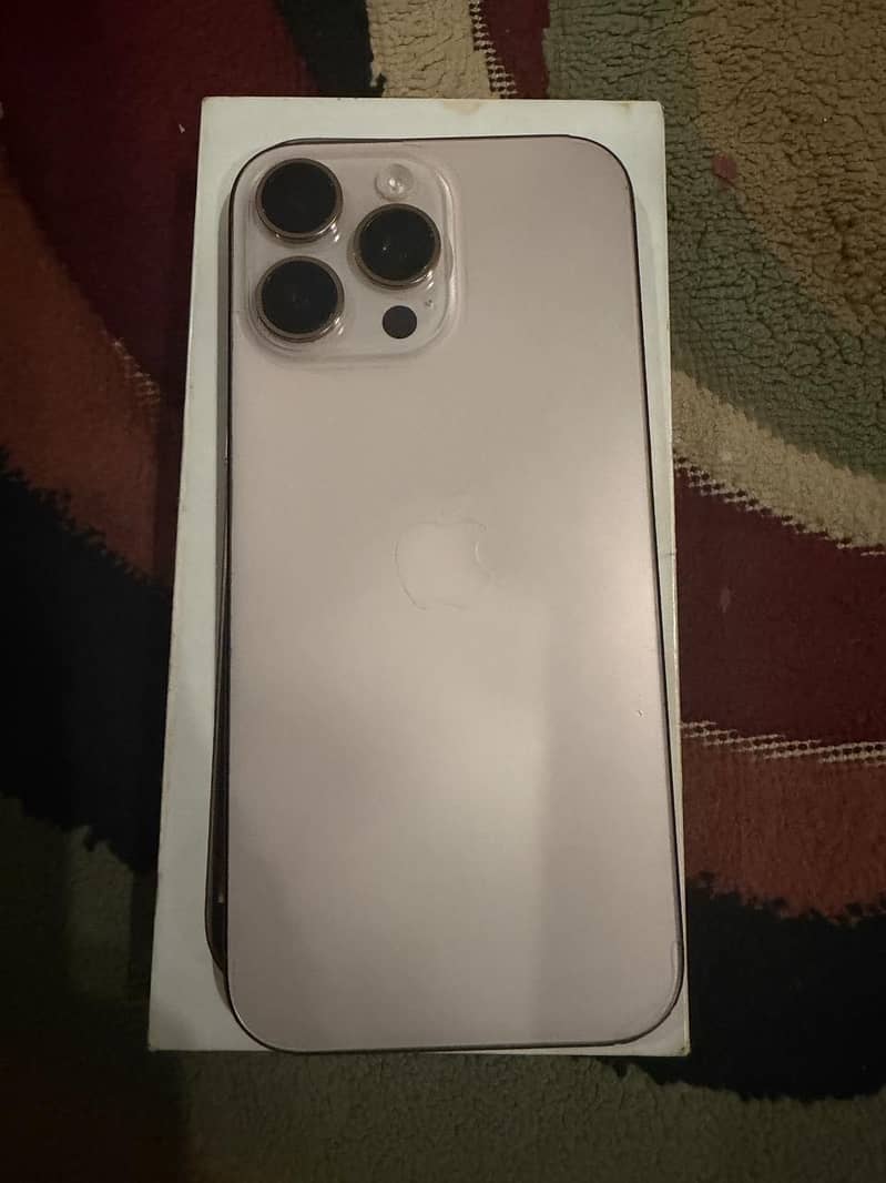 Apple iPhone 16 Pro Max 0