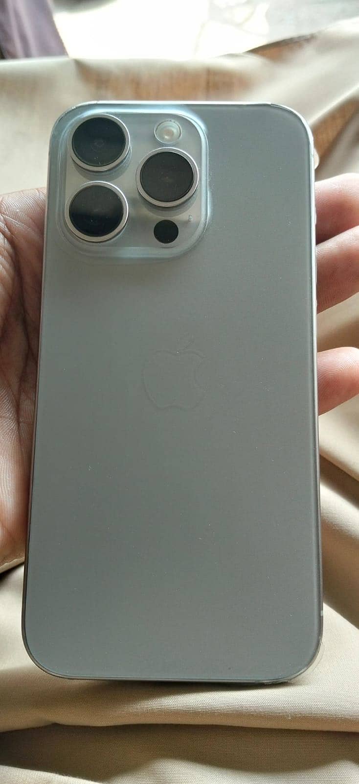 Apple iPhone 15 Pro 2