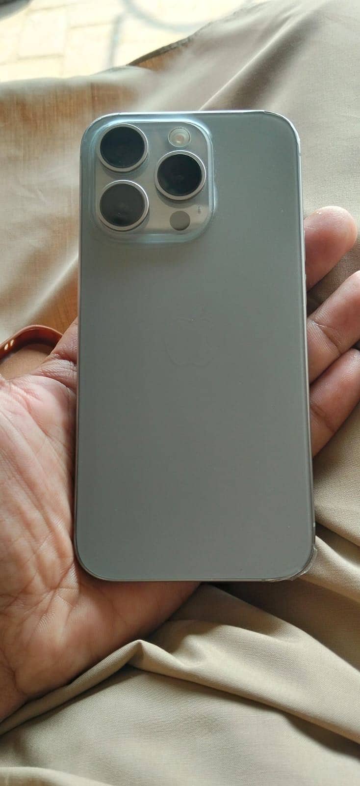 Apple iPhone 15 Pro 4
