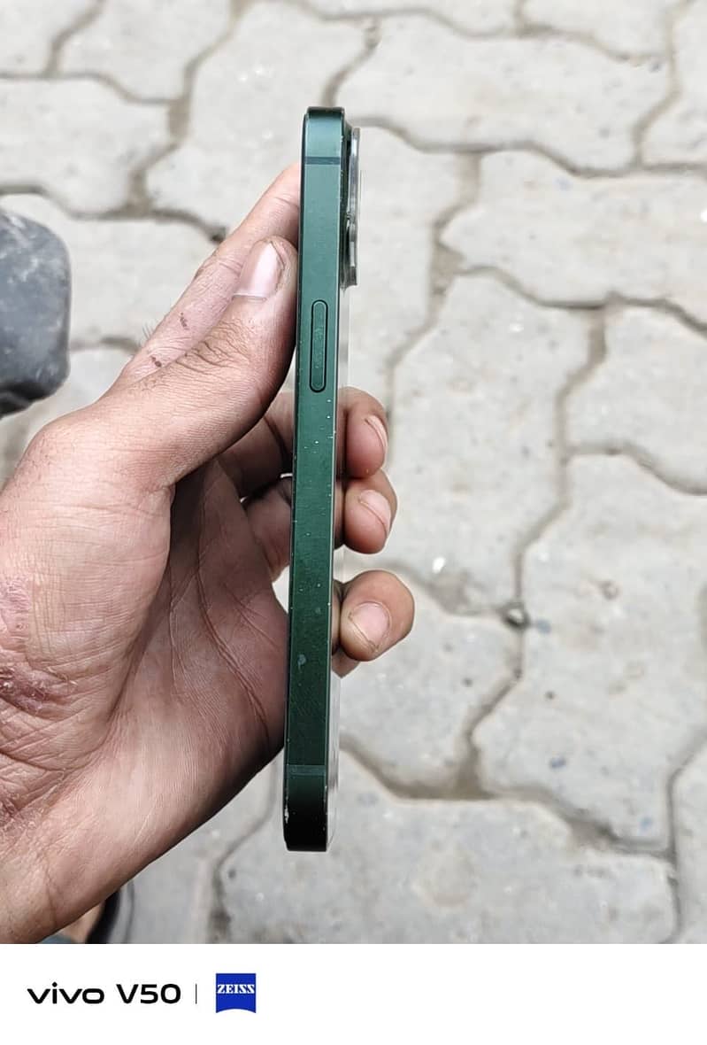 Apple iPhone 13 3