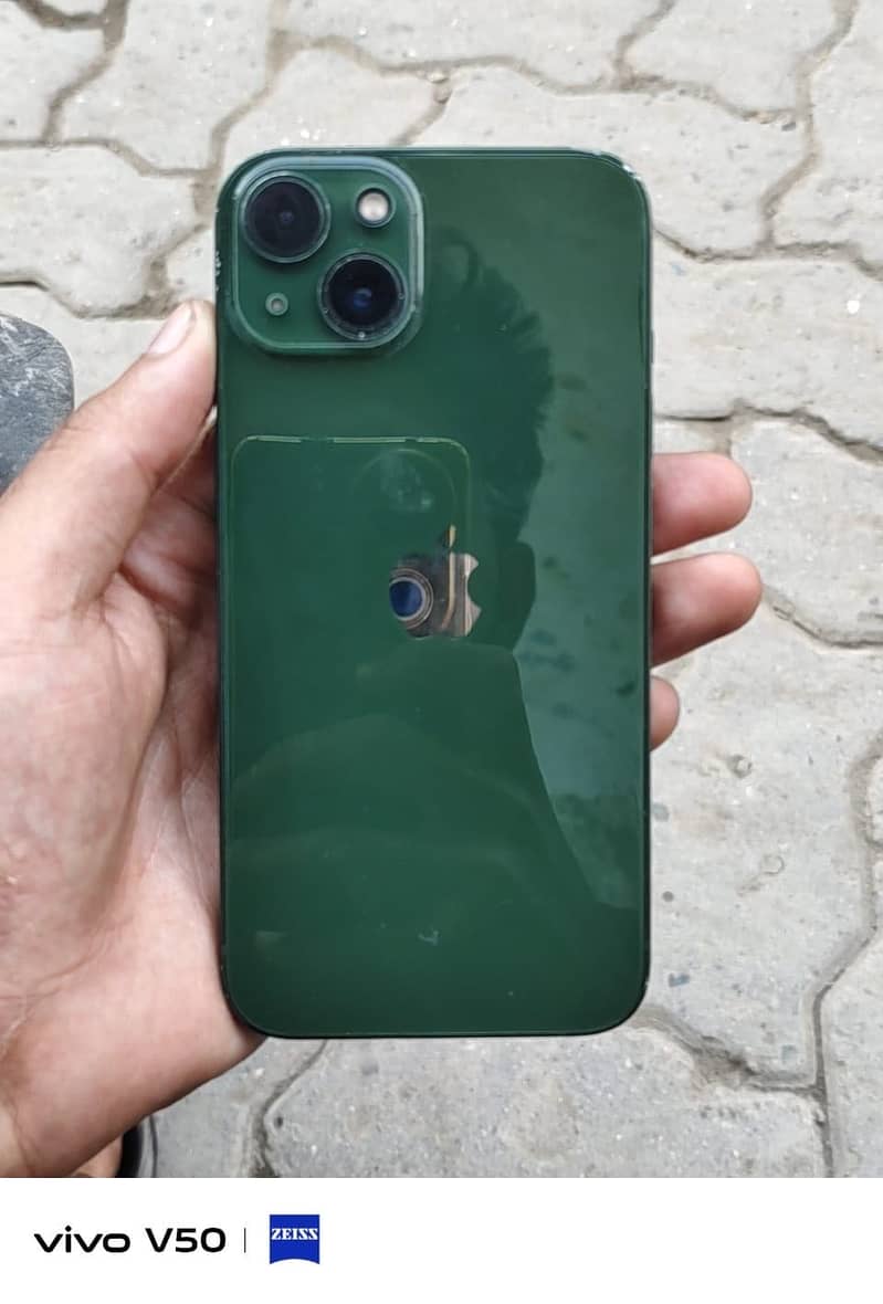 Apple iPhone 13 4