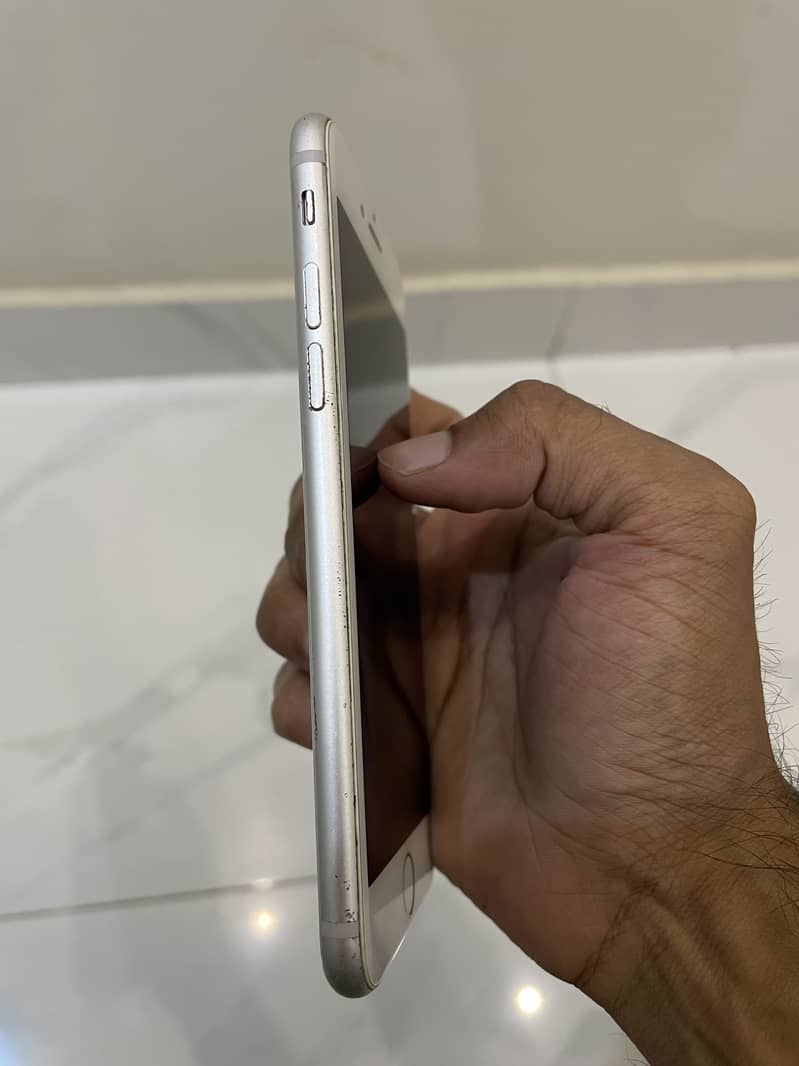 Apple iPhone 8 4