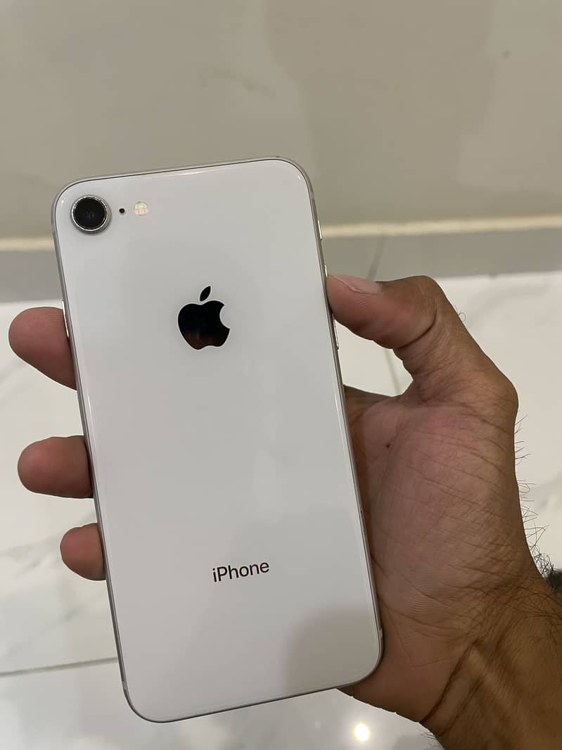 Apple iPhone 8 5