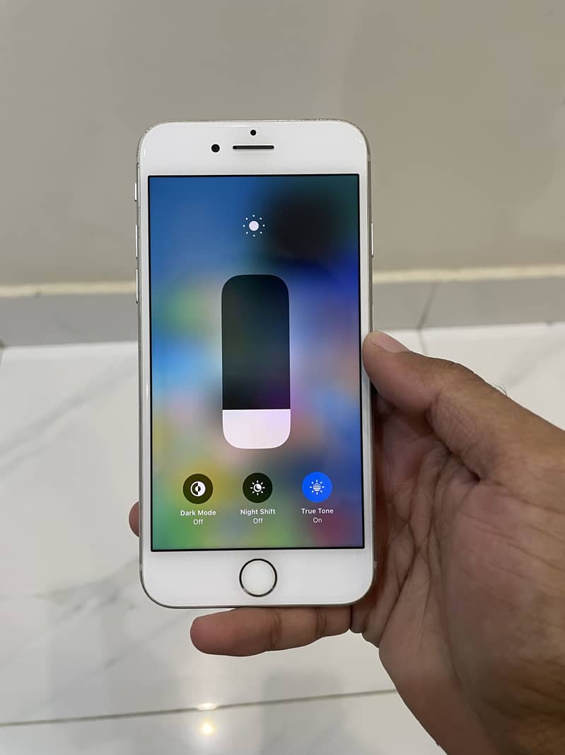 Apple iPhone 8 6
