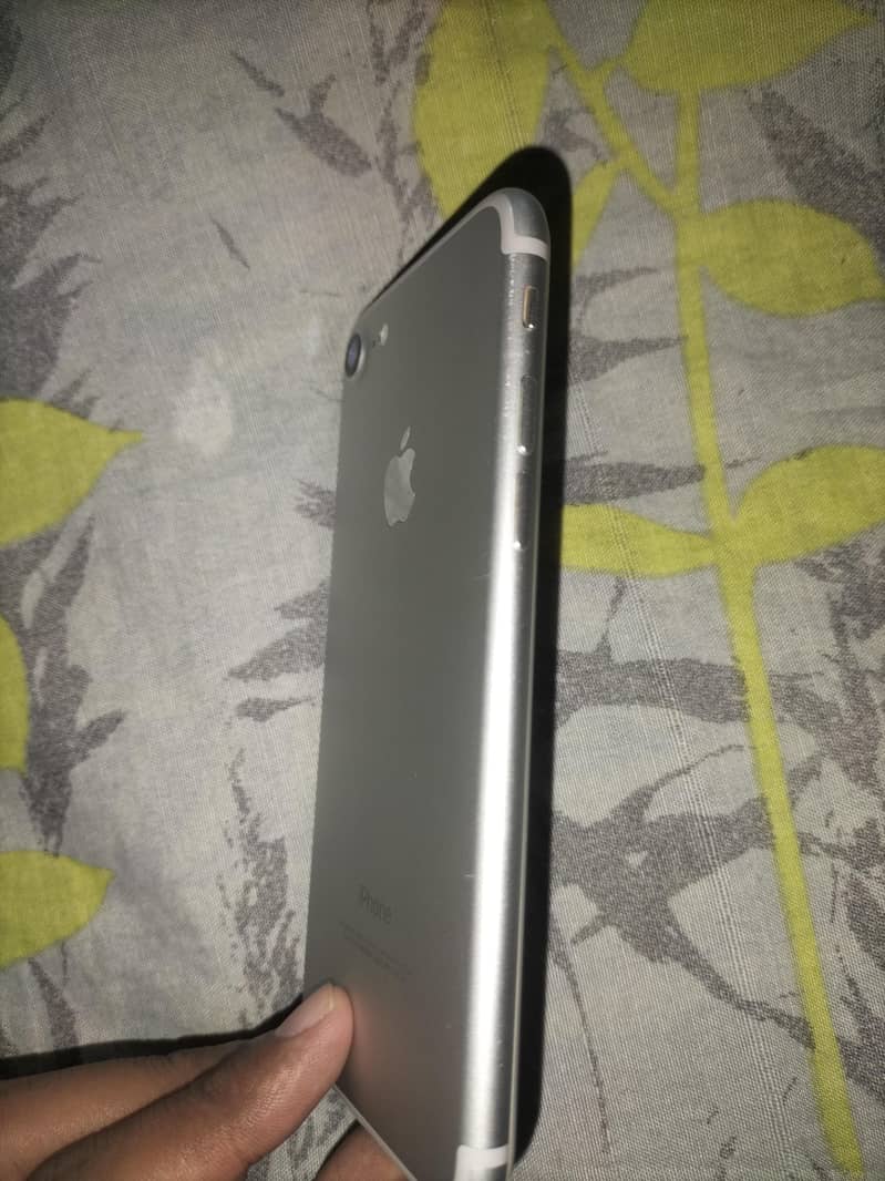 iPhone 7 2
